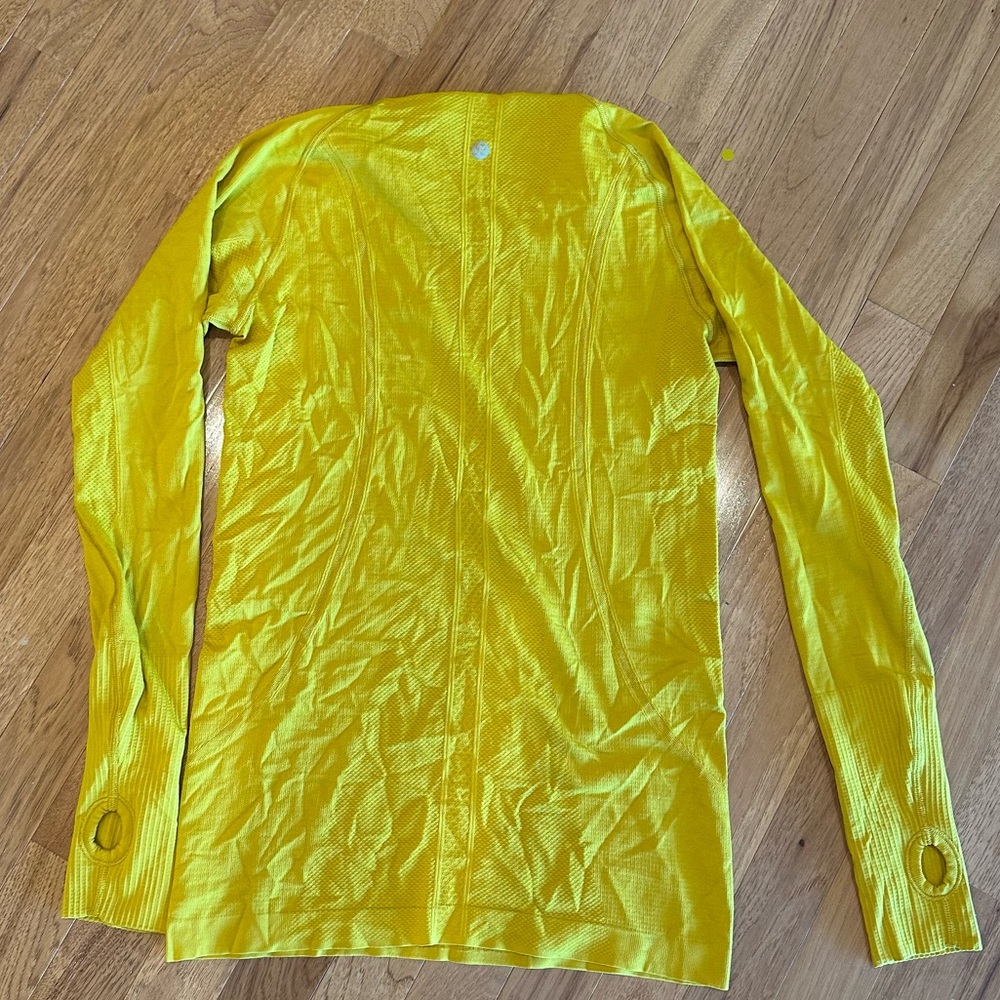 LULULEMON TOP - Picture 2 of 2